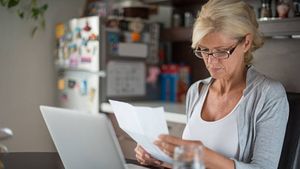 Situația incredibilă prin care Maria a ajuns să plătească lunar factura la apă pentru tot blocul. Vecinii nici nu vor să audă. „Acum mă consideră vinovată”