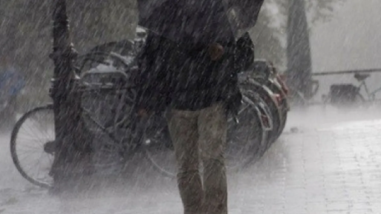 COD GALBEN de vijelii şi ploi în sud-estul ţării! Meteorologii au anunţat cu puţin timp în urmă că...