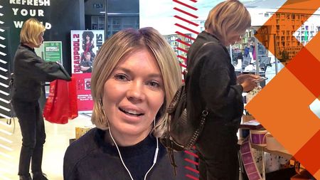 Gina Pistol este însărcinată cu Smiley?! Cum s-a dat blonda de gol