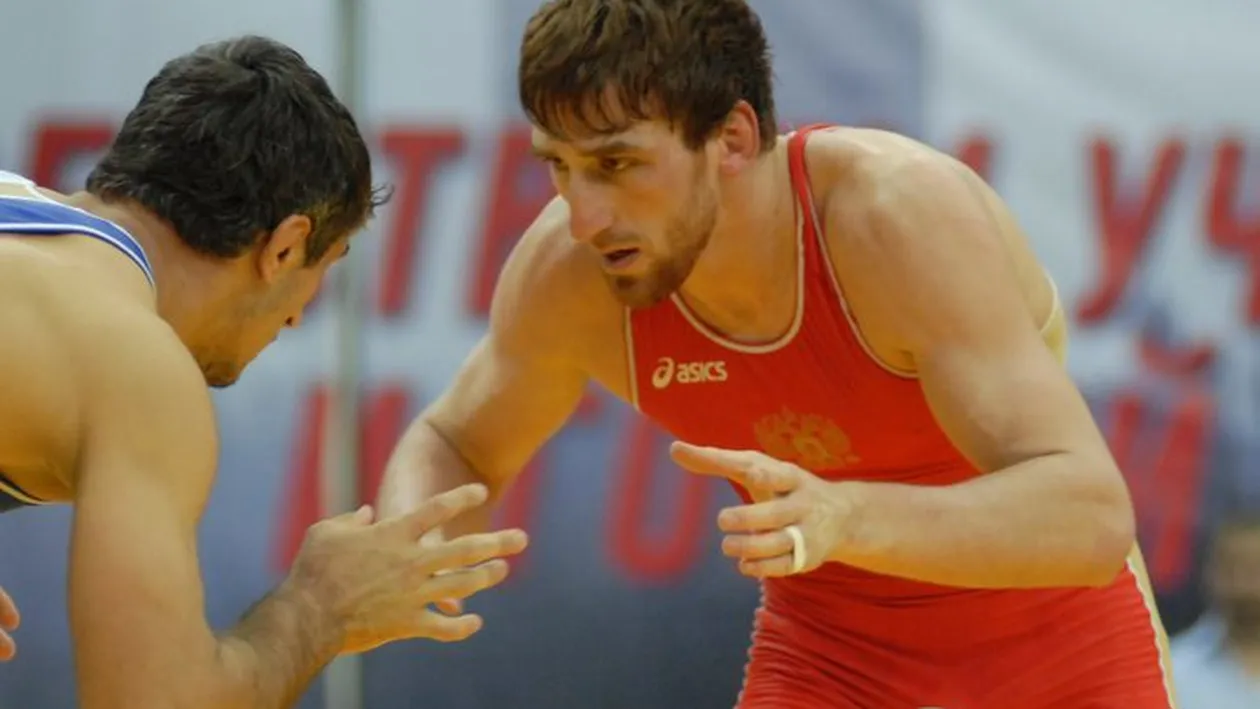 NEAŞTEPTAT! Un luptător rus şi două spotive din Ucraina au primit cetăţenie română şi vor reprezenta ţara noastră la Olimpiada din Brazilia 