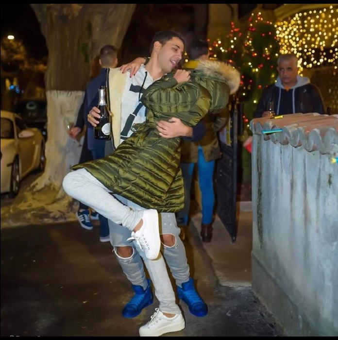 Oana Zăvoranu a împlinit astăzi 45 de ani! Ce cadou a primit de la soțul ei