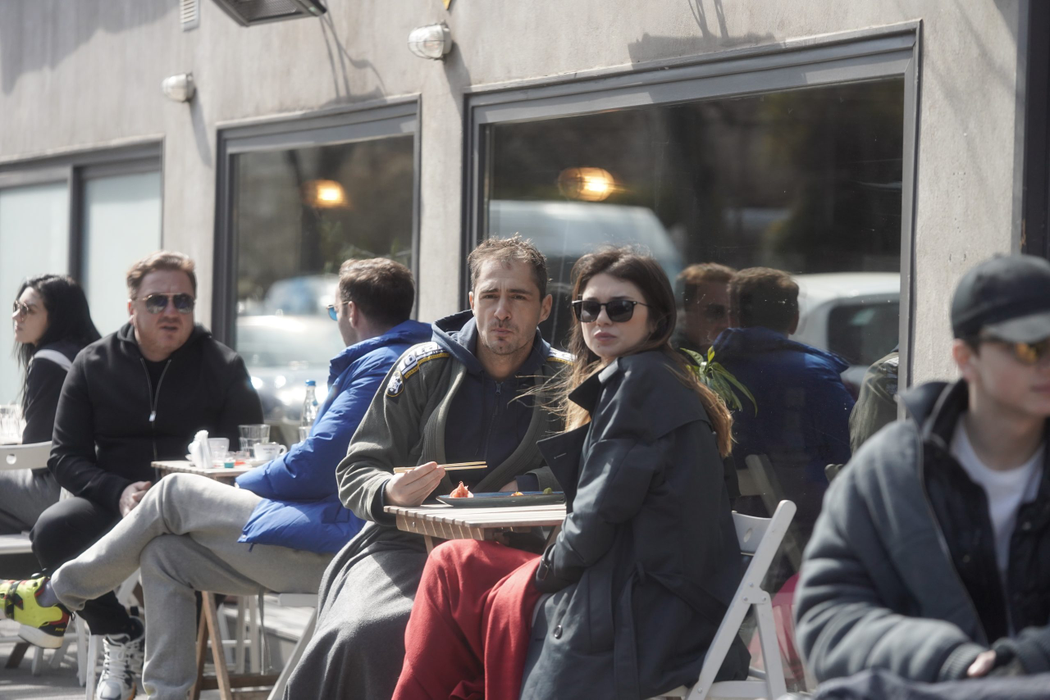 Vladimir Drăghia și Alice Cavaleru au ieșit la terasă, în Dorobanți