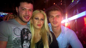 Dupa despartirea de Anda Adam, la bratul lui Slav a "rasarit" o blonda! Sexy-psiholoaga Bianca este nelipsita din preajma lui!