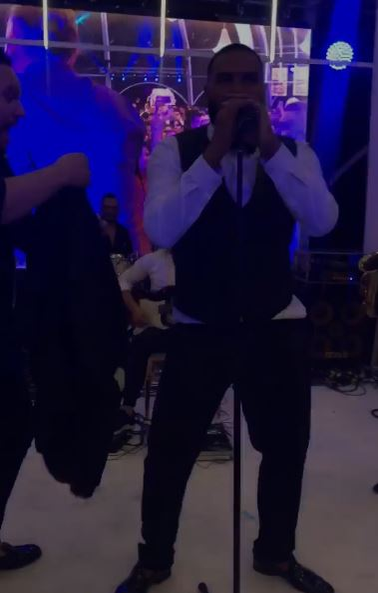 Azis a făcut show la microfon și chiar și pe ringul de dans