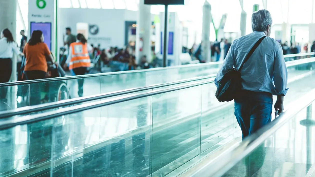 Ce au descoperit polițiștii de frontieră din Aeroportul Otopeni în pachetele cu noodles ale unui turist vietnamez. Bărbatul a fost reținut