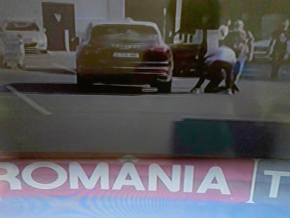 Scene șocante: Brigitte a fost agresată de Pastramă în parcarea unui supermarket