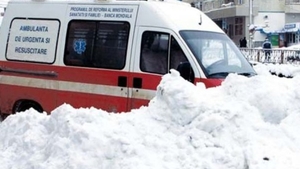 SOCANT! O tânără de 25 de ani a făcut stop cardiac şi a murit. Ambulanţa s-a înzăpezit şi nu a putut ajunge