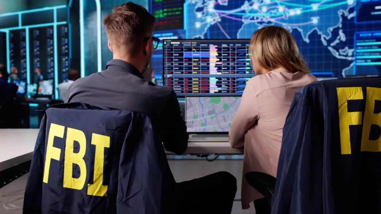 Vrei sa castigi aproape 2 milioane de DOLARI? Uita-te la pozele celor doi romani. Pot fi vecinii tai, iar FBI ofera recompensa