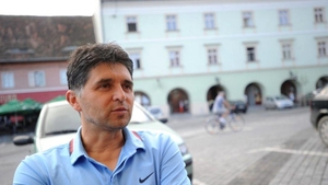 Lovitură în instanță pentru Marius Vecerdea în dosarul privind înscrierea noilor membri din conducerea Federației Române de Tenis. Vecerdea, scos cu forța din sala de judecată de gardieni