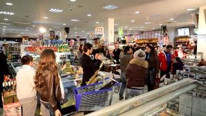 Tragedie intr-un hipermarket din Capitala! A murit in timp ce se afla la cumpărături! Clientii au rămas impietriti când l-au văzut