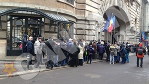 Oamenii sunt revoltaţi: "Sicriul lui Sergiu Nicolaescu este sigilat"!Uite cine a venit să-şi ia rămas bun de la regizor! LIVE TEXT