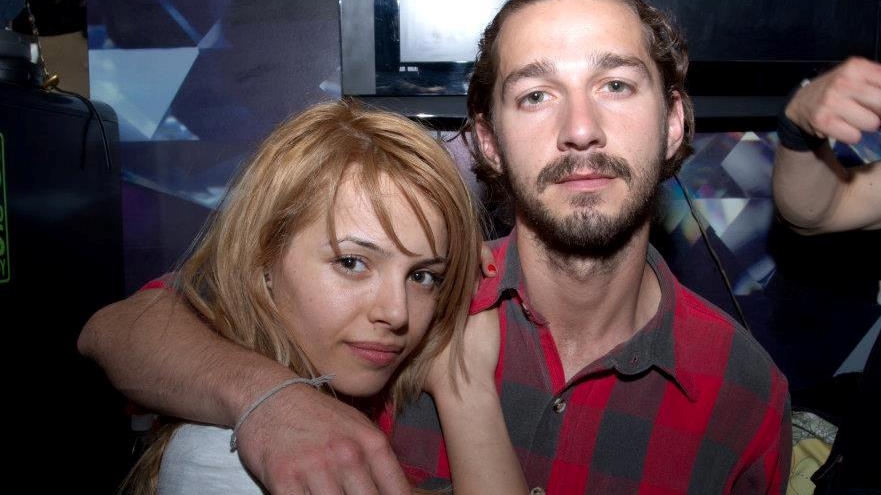 Totul despre ospatarita care i-a dat cu flit lui Shea Labeuf! Dupa intalnirea cu celebrul actor s-a mutat in Anglia!
