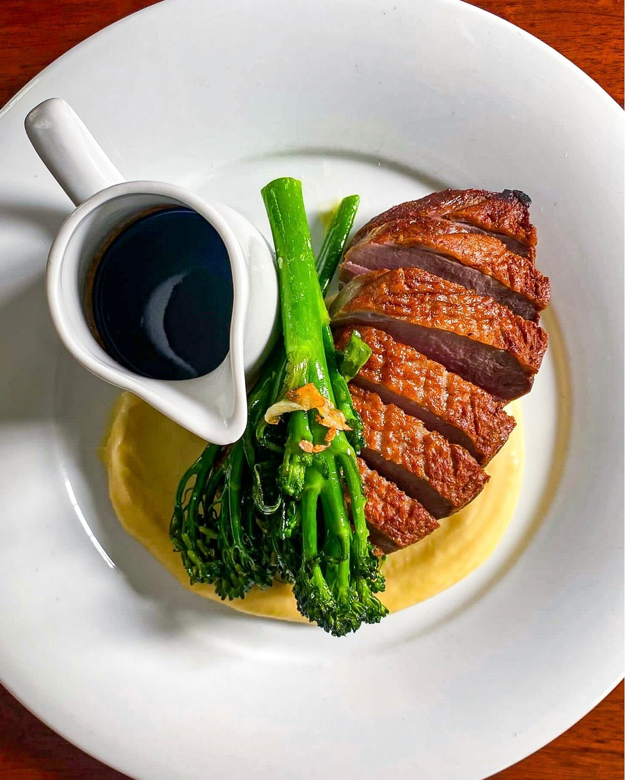 the bank tavern restaurant popular