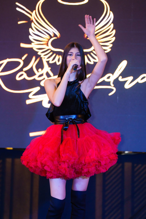 Raisa a participat, de-a lungul anilor, ca și guest singer la marile fashion week-uri din Cannes, Nisa, Dubai, Milano, Barcelona / foto: Facebook