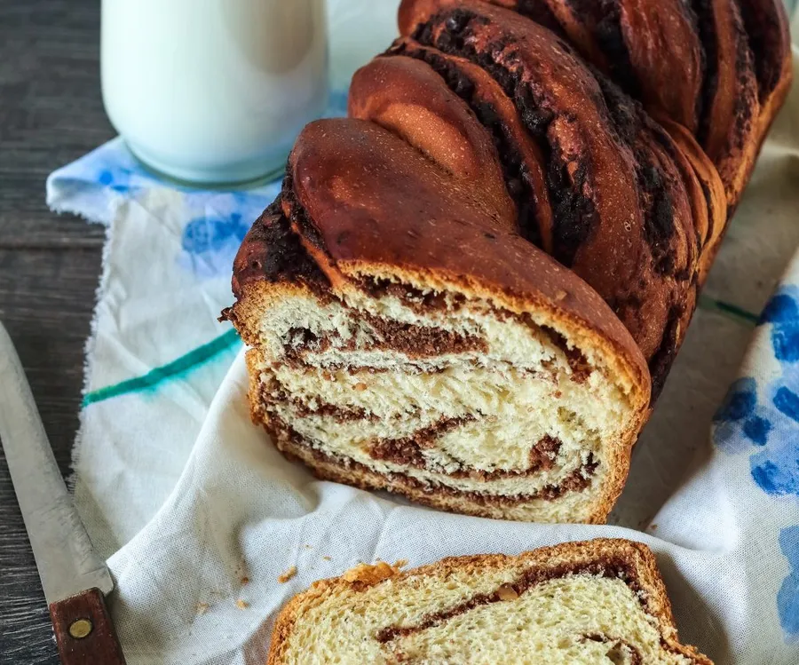 Cozonac pufos cu nuca