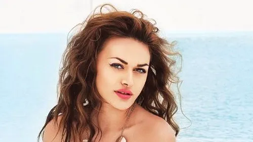 O româncă ar putea fi desemnată cea mai sexy femeie din lume! E din Timisoara si arată perfect!