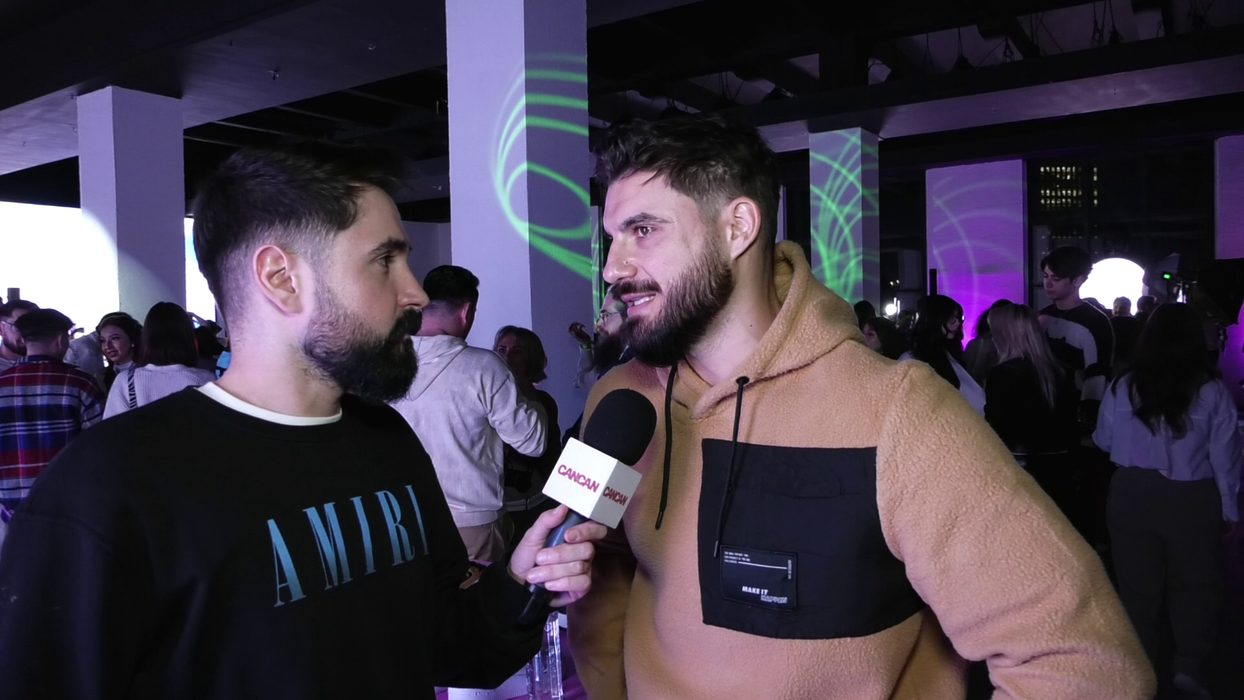 Andi Constantin: "Da, probabil nu sunt genul care să dea flori, pentru că am dat atâtea și uite unde s-a ajuns. Dar în același timp nu poți să începi să spui că «domnule, nu sunt atent cu tine că nu ți-am luat flori de 8 martie». Este prea mult, din punctul meu de vedere, când fac 99% din efort în relația asta!" (Foto: captură video)