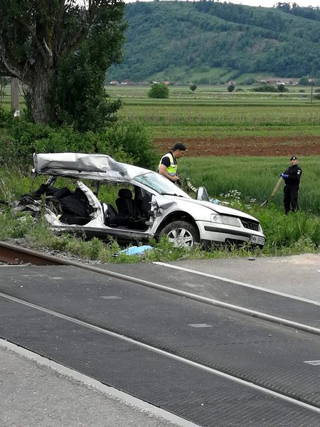 Singura supraviețuitoare a accidentului din Jibou a aflat că prietenele ei au murit! Cum a reacționat șoferița