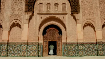 O țară arabă se schimbă din temelii. Natalitatea a scăzut, divorțurile cresc