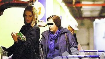 La divort, cu gandul tot la silueta! Manuela Harabor a numarat caloriile in parcare