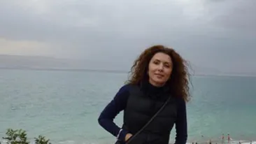 Carmen Bruma a facut gimnastica de dimineata in scara blocului, sub privirile taximetristului care o astepta! Vezi de ce