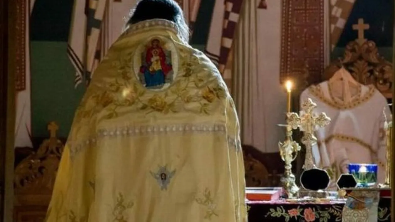 Preotul l-a binecuvântat, apoi jandarmul i-a dat amendă: Mi-a spus că îmi ia familia şi mi-o duce în Rai