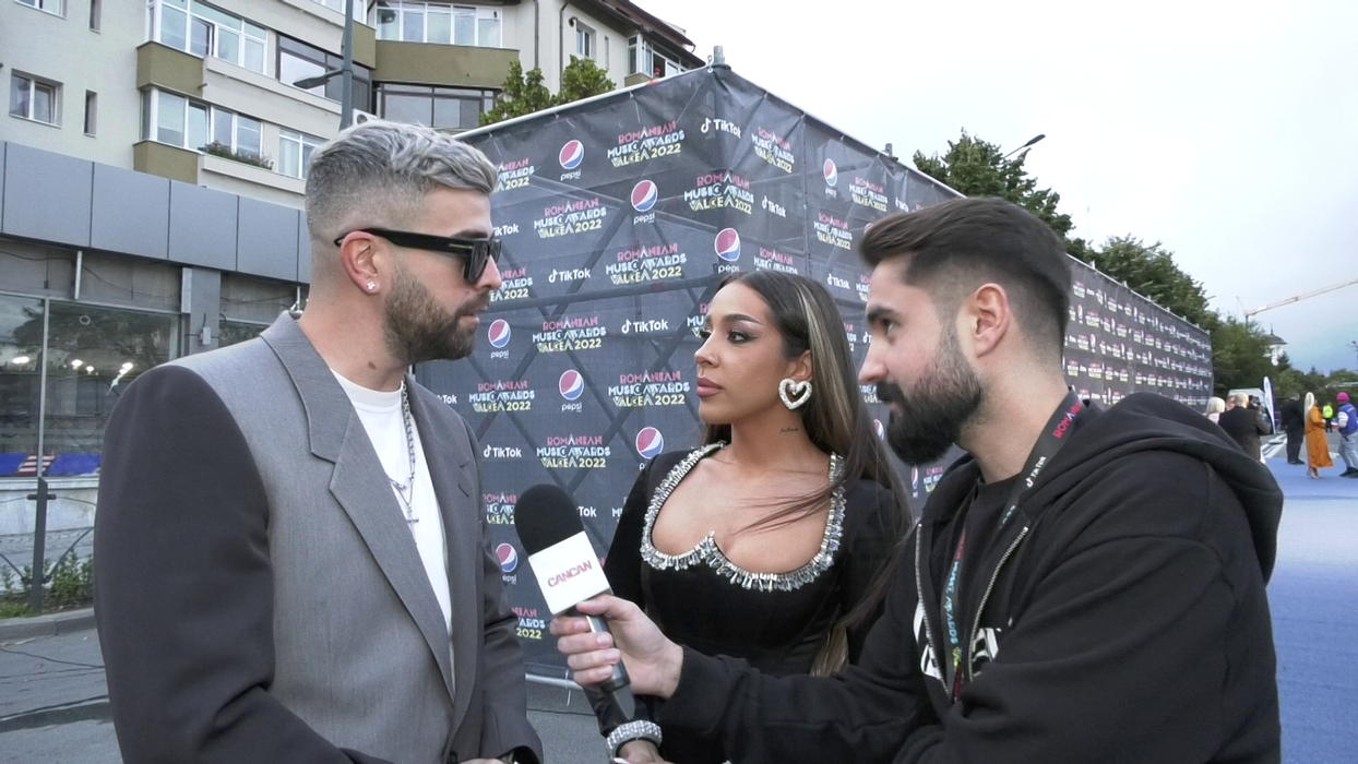 Speak a mizat puternic pe ultima fiță în materie de încălțăminte exclusivistă, o pereche de Balmain Unicorn, de peste 1.000 € (Foto: Captură video)