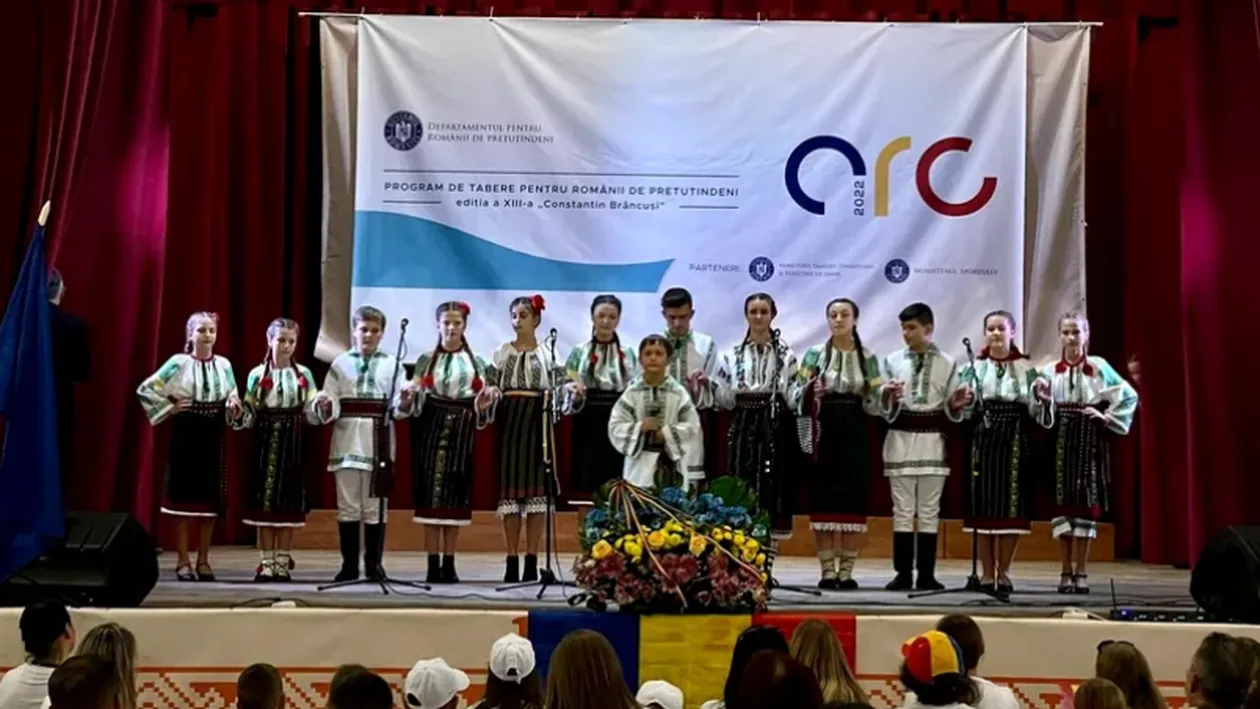 Programul de tabere „ARC”, lansat marți, va reuni tinerii din diaspora și comunitățile istorice ale românilor de peste graniță
