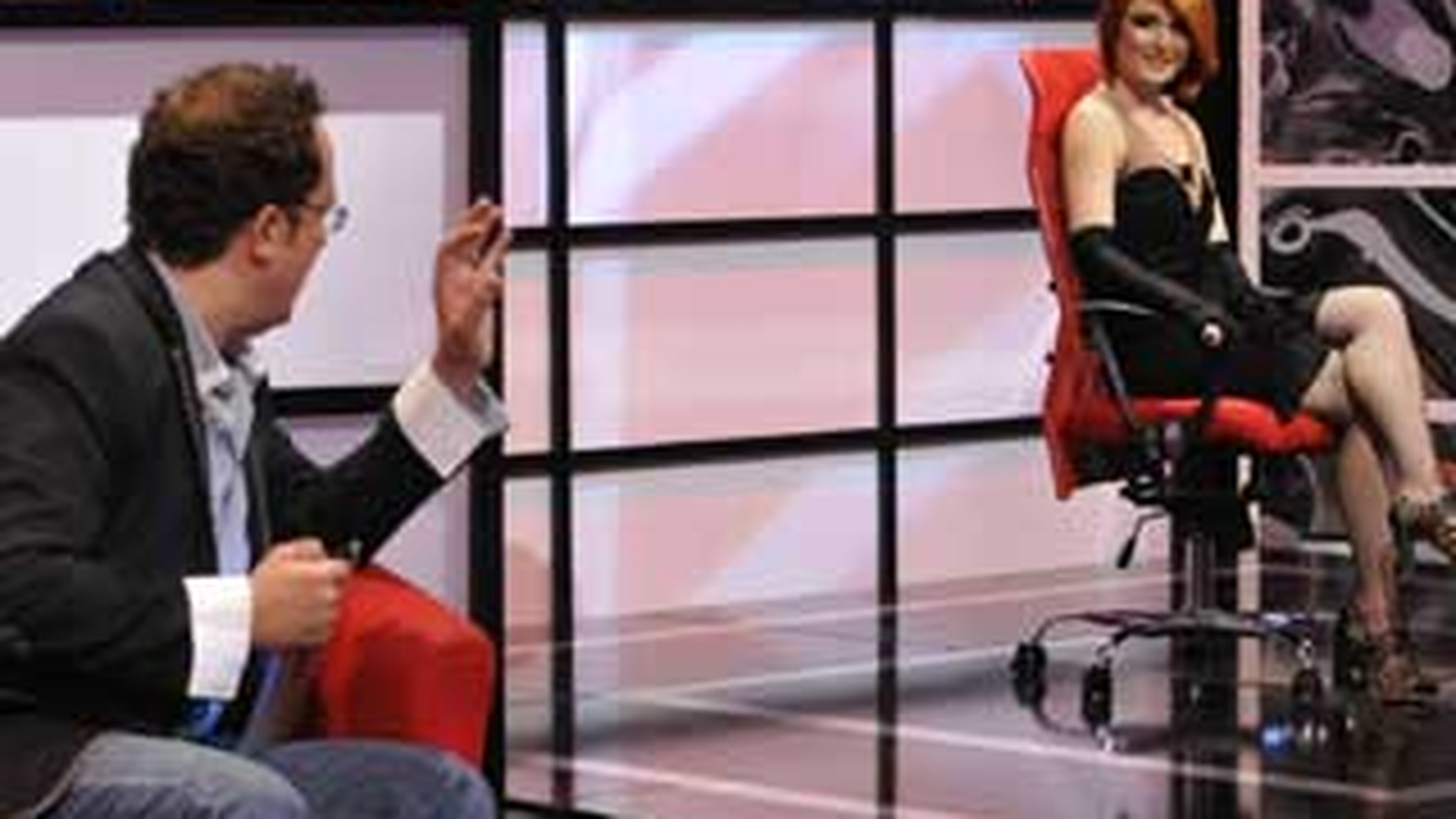 A ajuns pe "scaunul electric"! Alexandra Ungureanu face test de sinceritate la TVR 2!