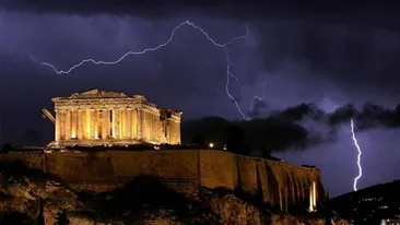 Ministerul de Externe a emis atenționare de călătorie pentru Grecia din cauza furtunilor