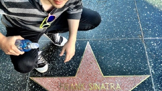 Marius Moga, fata in fata cu Frank Sinatra! Afla ce i-a spus artistului american!