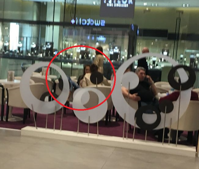 Diana Munteanu a incurcat mall-ul cu dormitorul 01