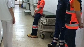 O doctorita si o asistenta, batute si amenintate cu moartea de tatal unui copil de un an jumatate