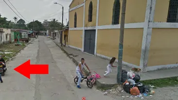 Imaginea GOOGLE STREET VIEW care a socat o lume intrega! Cum a reactionat un tanar cand masina i-a trecut prin fata casei