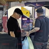 Bobonete, aere de Peaky Blinders la mall! După shopping alege cu mare grijă o gustare sănătoasă