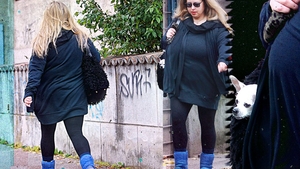 Era celebră în România la începutul anilor 2000! Acum, n-o mai recunoști din cauza kilogramelor în plus! EXCLUSIV