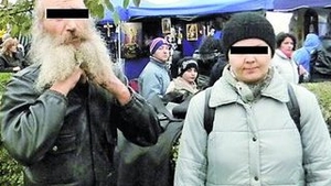 Un barbat din Olt avea sub sutana doua cutite. Calugar inarmat pana-n dinti, la pelerinaj!