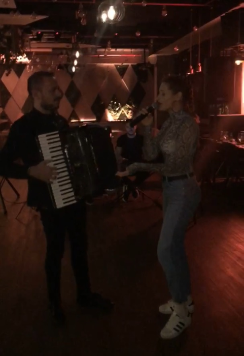 Raluka, petrecere surpriză de ziua ei!