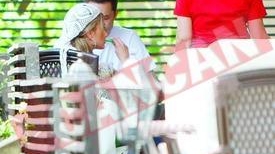 A vrajit-o atat de tare incat si-a uitat poseta