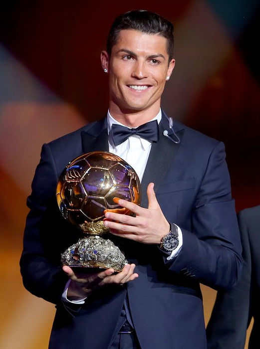 Cristiano Ronaldo a câştigat Balonul de Aur pentru a cincea oară!