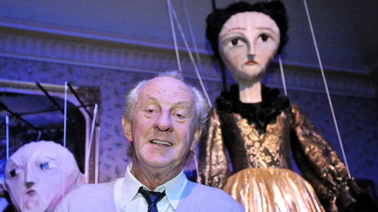 Designerul personal al prințesei Diana, Paul Costelloe, a murit răpus de boală. Familia a făcut anunțul trist