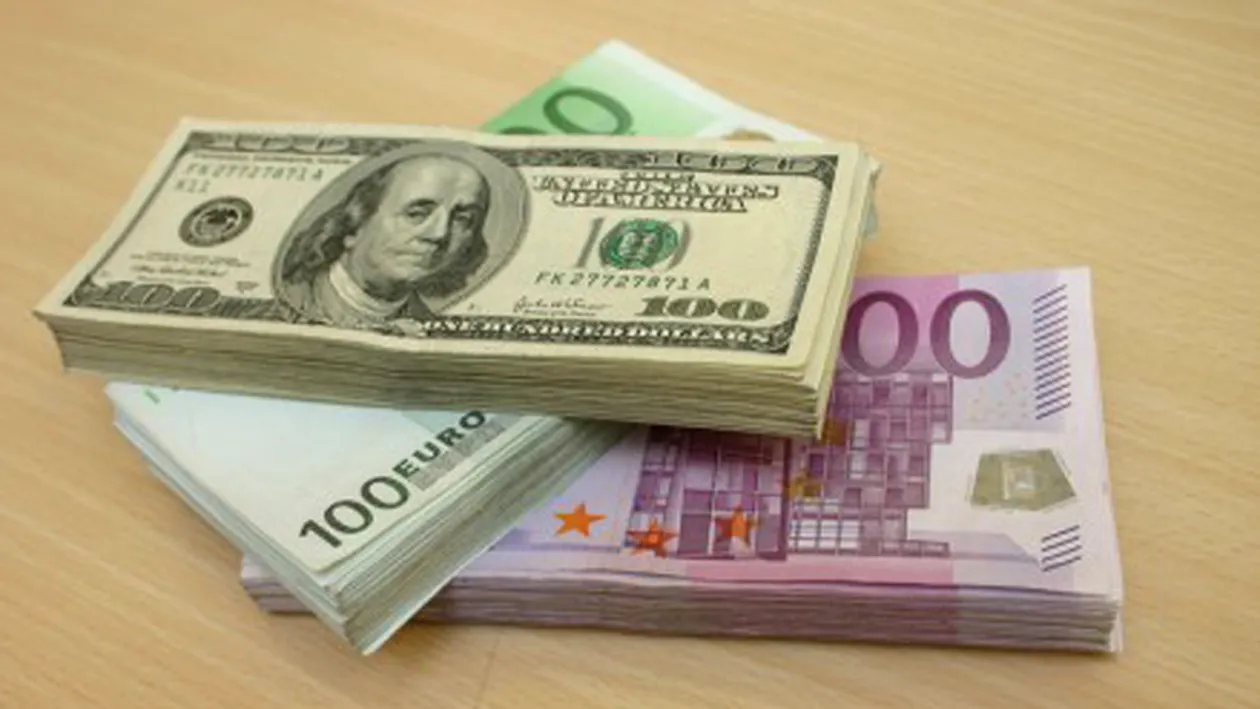 Dolarul s-a apreciat, moneda euro s-a depreciat!