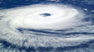 România va fi lovită, la noapte, de un ciclon! Se anunță ploi torențiale și vijelii