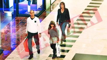 Ilyes a iesit cu sotia si fetita la cumparaturi