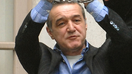 Primele imagini cu Gigi Becali in LIBERTATE! Ce a facut patronul Stelei astazi