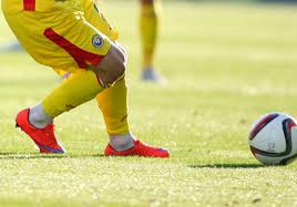 Un cunoscut fotbalist de ”națională”  a găsit fotografiile soției pe un site de escorte