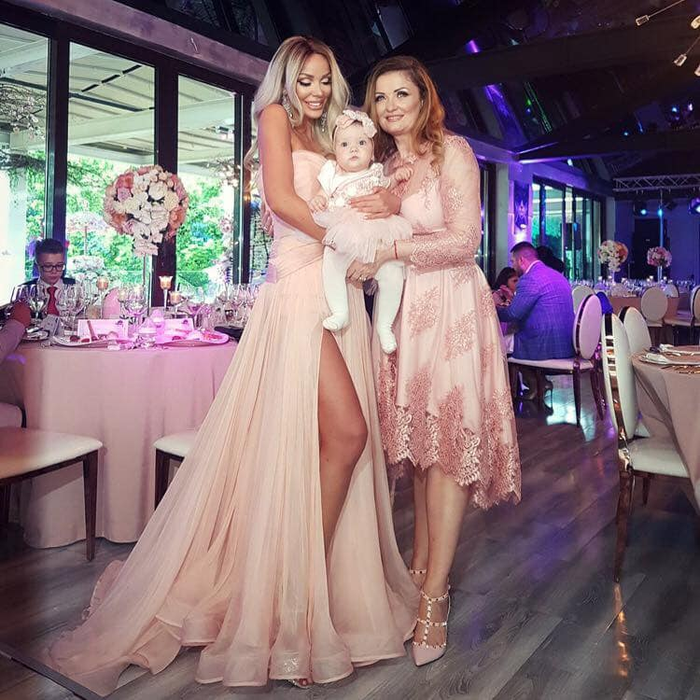 Bianca Drăgușanu și-a făcut mama să plângă chiar de ziua ei. Ce surpriză i-a făcut fosta vedetă de la Kanal D