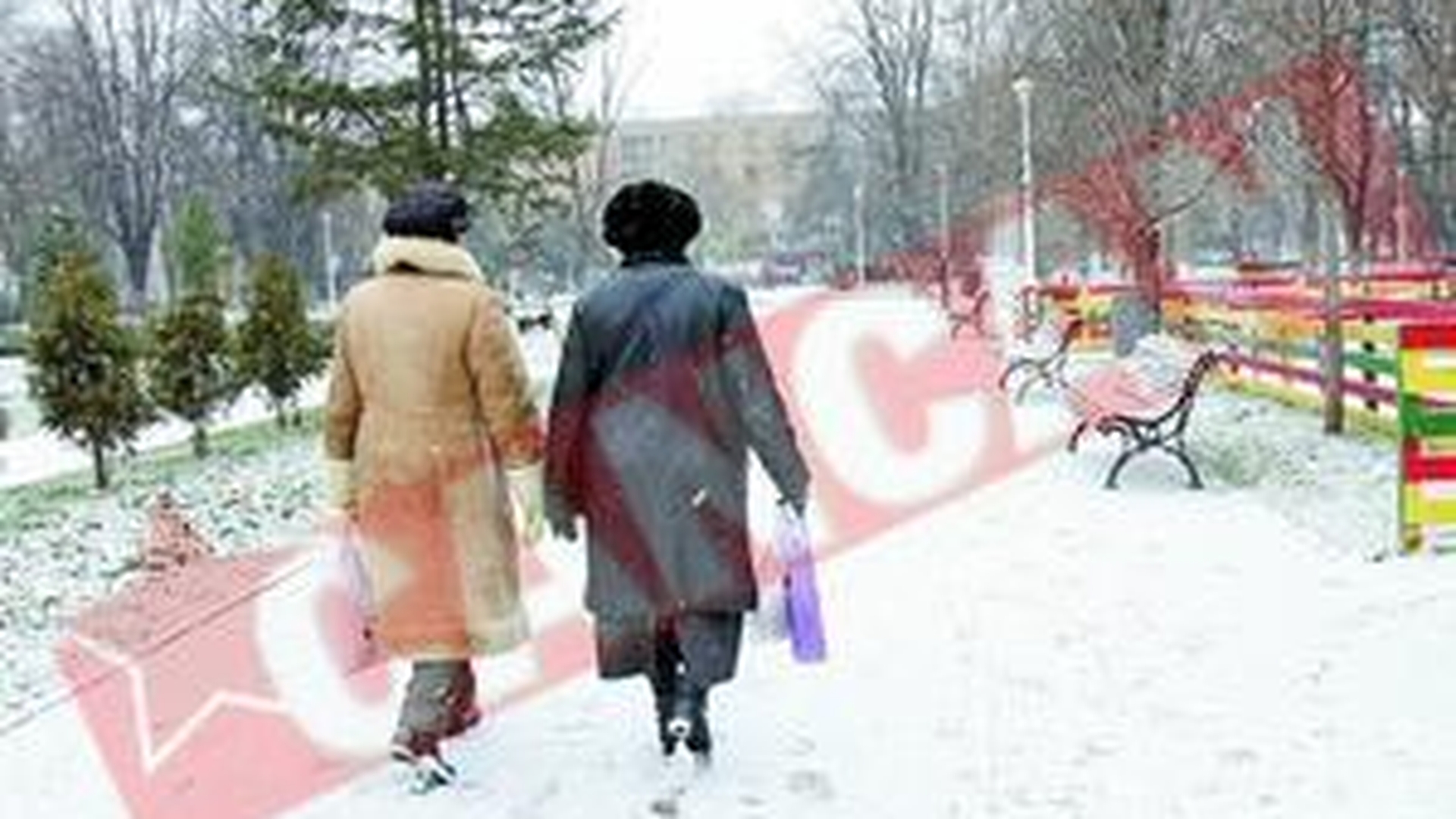 Lapovita si ninsoare in aceasta noapte, in Bucuresti! Comandamentul de iarna s-a intrunit!