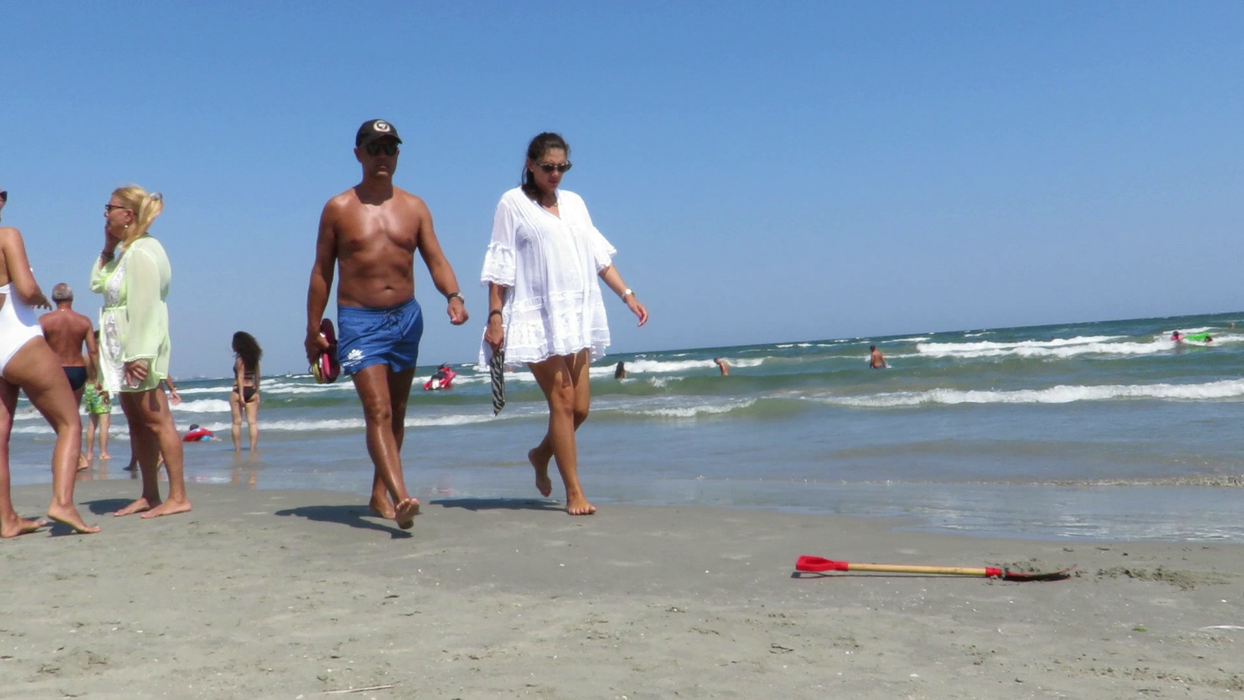 Remus Truică și Diana, iubita lui însărcinată, s-au relaxat câteva zile la mare, în stațiunea Mamaia