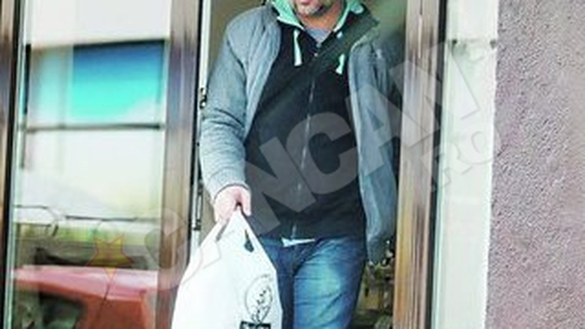 Adrian Enache le indulceste viata copiilor sai cu dulciuri